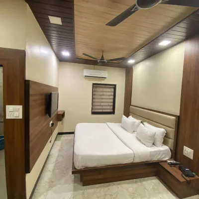 Hotel Samrat Ajmer Отели рядом с достопримечательностью «Даргах Шариф»