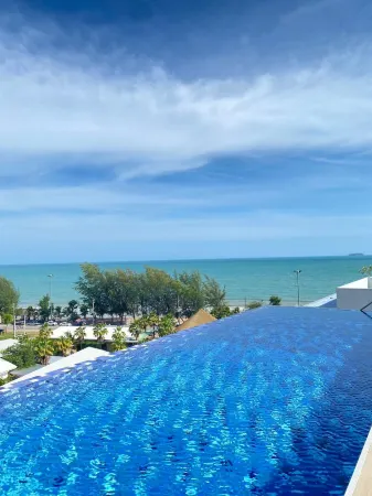 GrandBlue Holiday Rental Отели рядом с достопримечательностью «Dropzone Thailand»