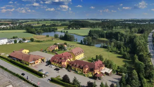 Hotel Tri Vezicky - 3-Star