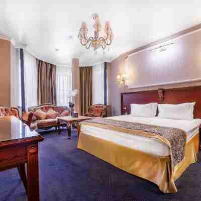 Dinastiya Hotel Rooms
