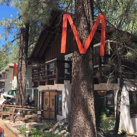 The Mammoth Inn