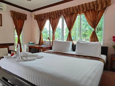 Dhammachart Riverview Resort Hotellit kohteessa Lat Yai