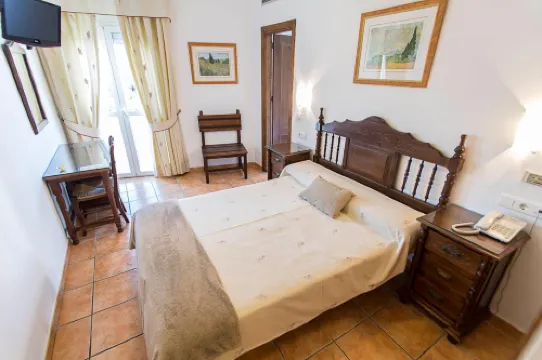 Hostal Marissal by Dorobe