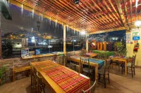 朋友飯店 & 屋頂 - 歷史中心 & 博物館 - 早餐