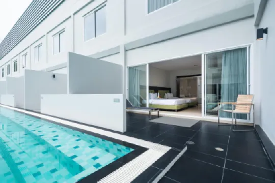 S Ram Leisure Hotel Hotel berhampiran Airplane Graveyard Bangkok