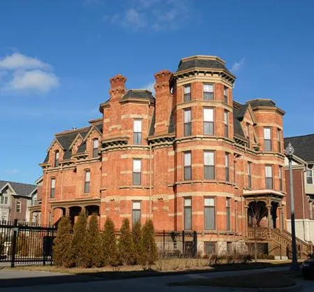 The Inn at 97 Winder Отели рядом с достопримечательностью «Стадион «Форд Филд»»