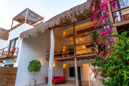 My Blue Hotel Holbox Отели рядом с достопримечательностью «Columpios Casa Punta Cocos»