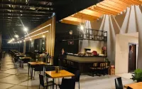 Front One Harvest Hotel Wonosobo - servizio colazione