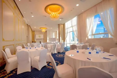 Grand Majestic Hotel Kuwait Отели рядом с достопримечательностью «Al Hamra Tower»