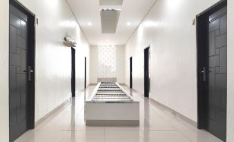 Urbanview Hotel Syariah near Polda Jambi - Housity