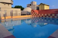 Taj Bhoomi By Jivana - مسبح على السطح