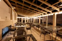 Nizhny Kanavinskaya Hotel