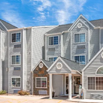 Days Inn and Suites by Wyndham Greeley