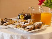 Donna Lucrezia - Breakfast