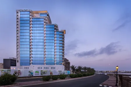 Four Points by Sheraton Jeddah Corniche Отели рядом с достопримечательностью «Al Rahmah Mosque»