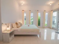 Salt Resort & Spa Hotels near شاطئ أميد
