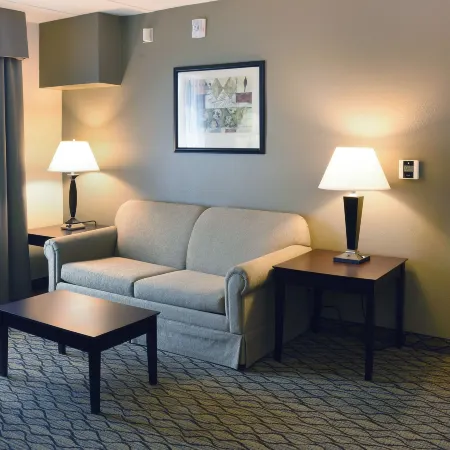 Holiday Inn Express & Suites MILFORD by IHG