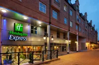 Holiday Inn Express London-Hammersmith Hotels near Chiswick