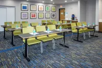 Holiday Inn Express & Suites ROSEVILLE - GALLERIA AREA by IHG Hotels in Placer County