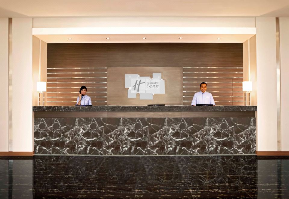 Holiday Inn Express Jakarta International Expo
