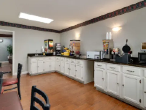 Days Inn by Wyndham Dillon Hotels in Dillon County
