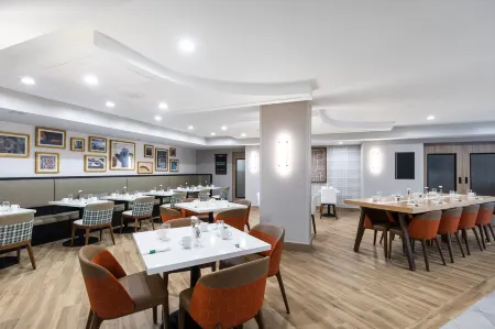 Holiday Inn Anderson Отели рядом с достопримечательностью «Парк Дженератор»