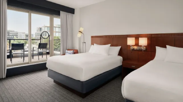 哈里法克斯市中心萬豪萬怡飯店