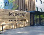 Moment Hotel