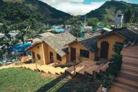 Hagiang-Holic Hotels in Dong Van