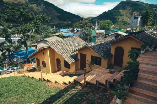 Hagiang-holic Hotels in Pa Vi