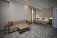 LakeSide Hotel & Spa Hotel a Nohurqishlaq