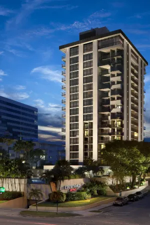 Courtyard Miami Coconut Grove Отели рядом с достопримечательностью «Miami City Hall»