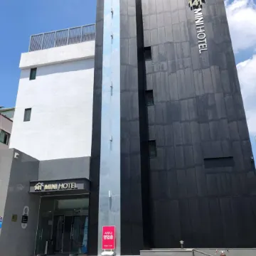 Mini Hotel 141 Отели рядом с достопримечательностью «Галерея «Хонджасу»»