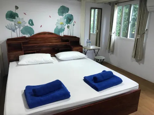 Three in Town Hotel di Khuan Khanun