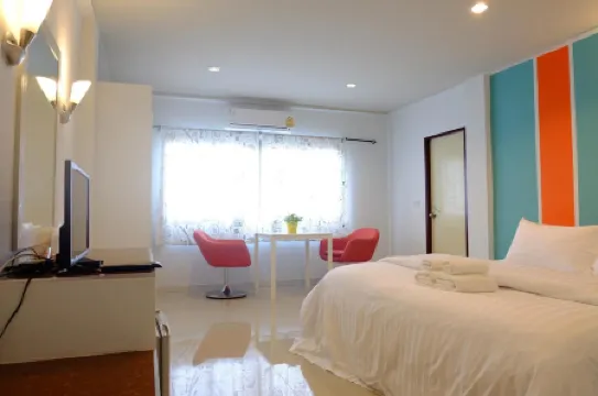 Juntima Place at Amphawa