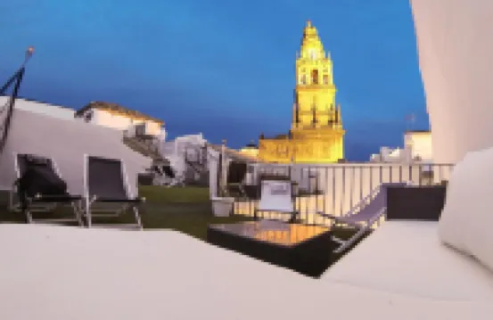 洛斯帕蒂奧斯住宿