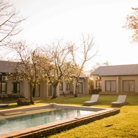 Hamiltons Lodge & Restaurant