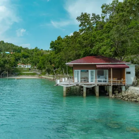 The Hawk's Nest Resort
