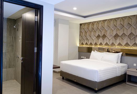 Arcadia Hotel Manado - Housity
