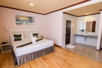 Korat Hotel - بار