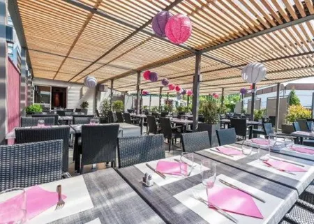 Kyriad Annemasse - Geneve Отели в г. Бон