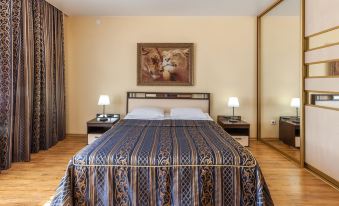 Arbat Pervyy Tyumen' Tsentr Hotel