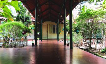 Palm Grove Service Villa