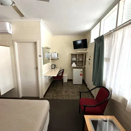 Glossop Motel