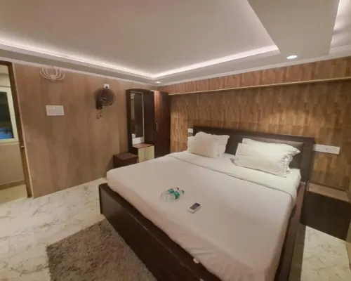 Coromandel Suites Hotels near Anna Nagar