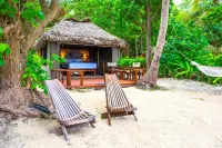 Barefoot Manta Island Resort - Bars