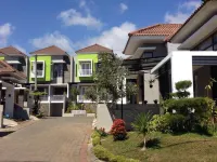 Tropical Boutique Batu Villa, Near Museum Angkut - bar
