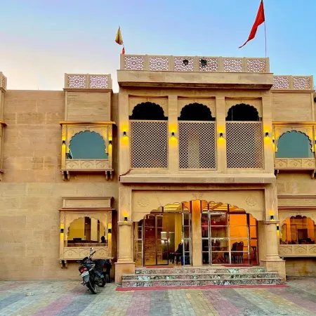 Siyavar Palace