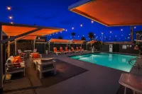 The Hotel Serene Glendale Peoria, Surestay Collection by Best Western - Pools