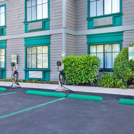 Holiday Inn Express & Suites CARPINTERIA by IHG